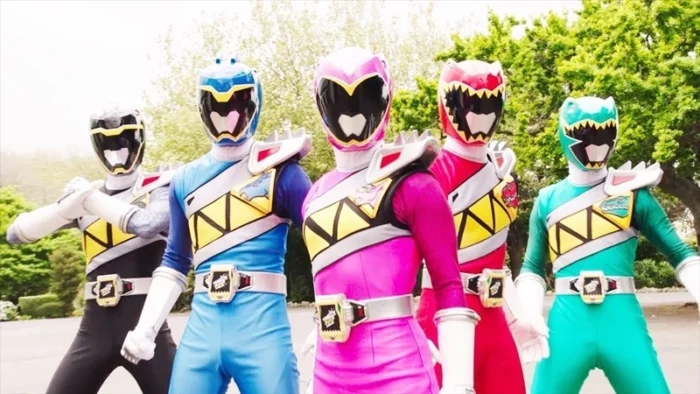 Buy and sell Power Rangers Dino Charge movies cheap and complete (3)
