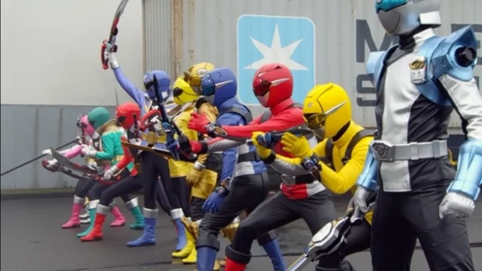 Buy and sell Tokumei Sentai Go-Busters movies cheap and complete (3)